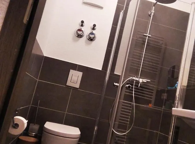 Sroom Stuttgart Flughafen Messe 招待所